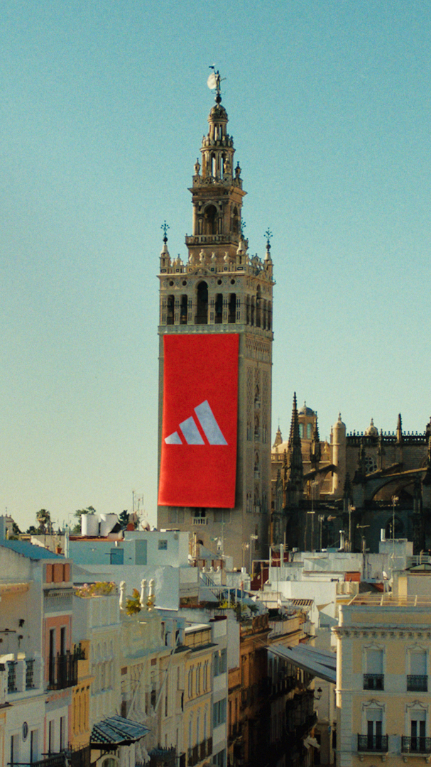 Consigue la nueva camiseta Adidas 25/26